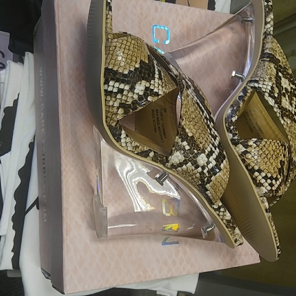 Slip on shoes. NIB - Picture 3 of 4